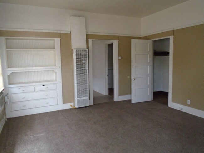 1027 H St in Bakersfield, CA - Building Photo - Building Photo