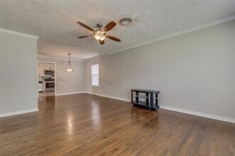 10205 Newcombe Dr in Dallas, TX - Building Photo - Building Photo