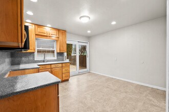 511 Continental Blvd in Toledo, OH - Building Photo - Building Photo