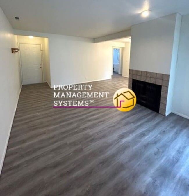 property at 2408 S Elizabeth St