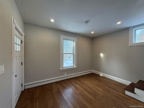547 King St in Chappaqua, NY - Building Photo - Building Photo