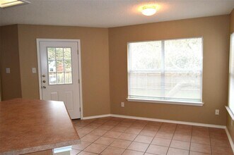 2014 Carriage Club Dr in Cedar Park, TX - Foto de edificio - Building Photo