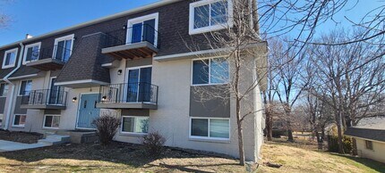 1200 MO-7 in Blue Springs, MO - Foto de edificio - Building Photo