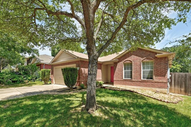2112 Coats Cir in Austin, TX - Foto de edificio - Building Photo