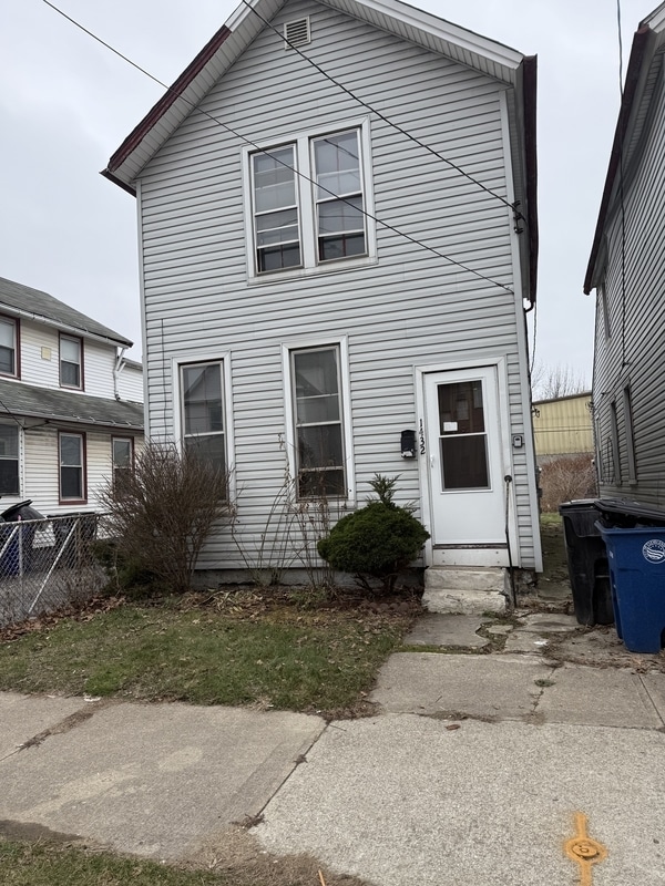 property at 1423 E 33rd St