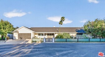 4186 Regal Oak Dr in Los Angeles, CA - Building Photo