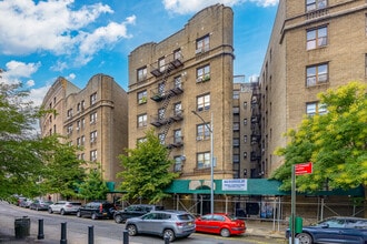 860 Riverside Dr in New York, NY - Building Photo - Building Photo