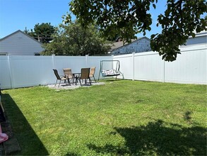283 Magnolia St in Cranston, RI - Building Photo - Building Photo