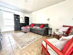 1370 Oakland Ave in Fayetteville, AR - Building Photo - Building Photo