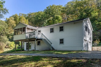 254 Candlewood Lake Rd N in New Milford, CT - Building Photo - Building Photo