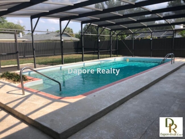 303 Earl St in Longwood, FL - Building Photo - Building Photo