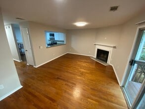 1806 Queen Anne Ct in Atlanta, GA - Building Photo - Building Photo