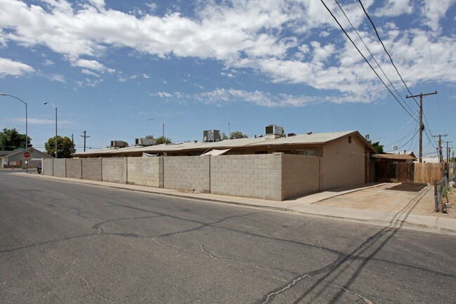 1432 E Broadway in Mesa, AZ - Foto de edificio - Building Photo