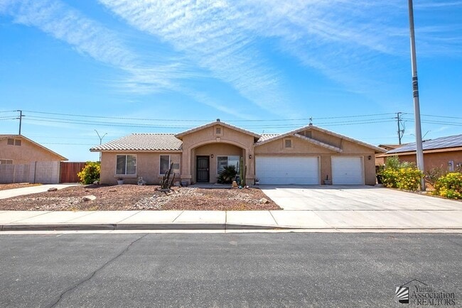 property at 4124 S Jasmine Ave