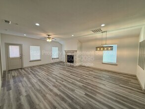 6830 54th St in Lubbock, TX - Building Photo - Building Photo