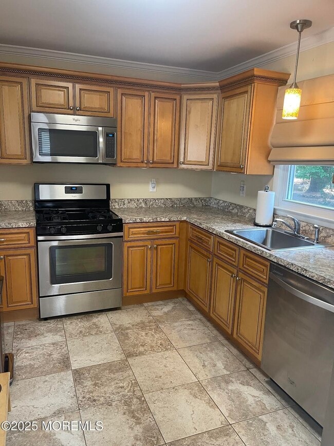 6 Cambridge Ct in Toms River, NJ - Building Photo - Building Photo