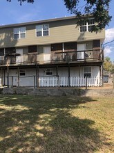 1207 Holly Ave-Unit -Unit H in South Pittsburg, TN - Building Photo - Building Photo