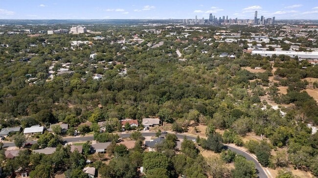 325 Heartwood Dr in Austin, TX - Building Photo - Building Photo
