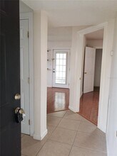 8728 Mallard Reserve Dr in Tampa, FL - Building Photo - Building Photo