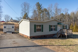1767 Goodman Lake Rd in Morganton, NC - Building Photo