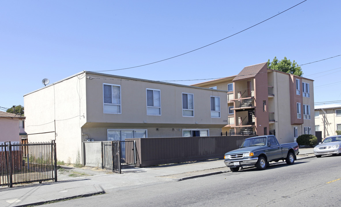 1459 Seminary Ave in Oakland, CA - Foto de edificio