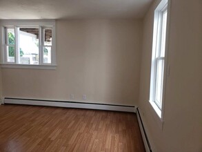 8 S Main St, Unit 2nd Floor in Dover, PA - Building Photo - Building Photo