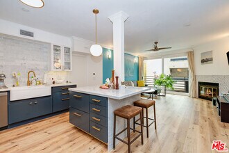 20 Catamaran St in Marina Del Rey, CA - Building Photo - Building Photo