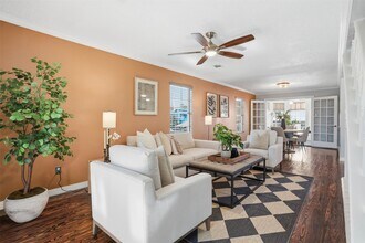 818 Cedar Rd in Clear Lake Shores, TX - Building Photo - Building Photo