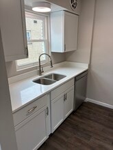 4864 Madison Rd, Unit #3 in Cincinnati, OH - Foto de edificio - Building Photo