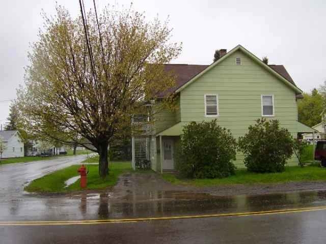 217-219 Michigan St in Ontonagon, MI - Foto de edificio