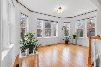6445 N Greenview Ave in Chicago, IL - Building Photo - Building Photo