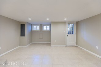 122 Thomas St NW in Washington, DC - Foto de edificio - Building Photo