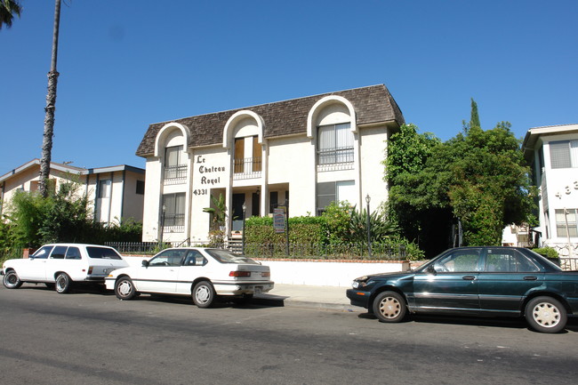 4331 Ventura Canyon Ave in Sherman Oaks, CA - Building Photo - Building Photo