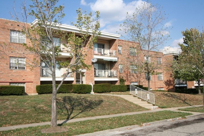 Ferguson Woods in Cincinnati, OH - Building Photo - Primary Photo