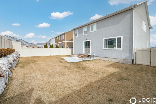 12092 S Tower Arch Ln in Herriman, UT - Building Photo - Building Photo