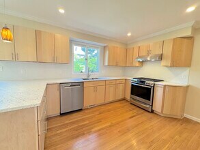 298 Adams St in Newton, MA - Building Photo - Building Photo