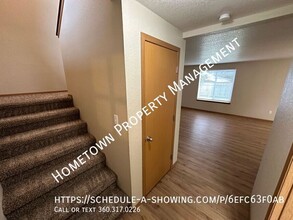 1702 Sulky Dr SE-Unit -Unit A in Lacey, WA - Foto de edificio - Building Photo