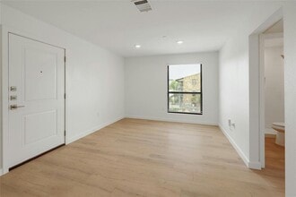 1915 E Martin Luther King Jr Blvd in Austin, TX - Building Photo - Building Photo