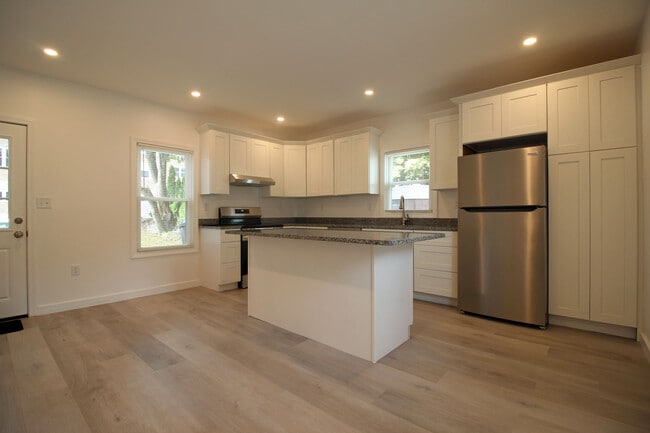 105 Washington St, Unit 1 in Marlborough, MA - Building Photo - Building Photo