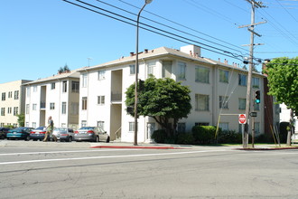 Vanguard Apartments in Berkeley, CA - Building Photo - Building Photo