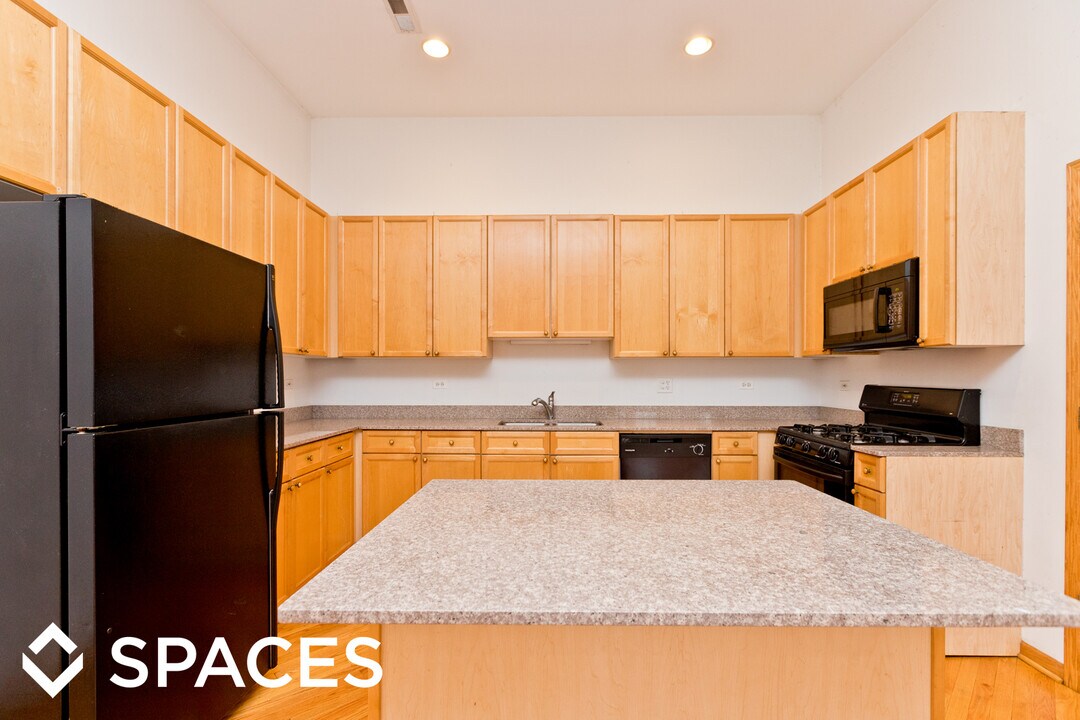 2531 N Southport Ave, Unit 2S in Chicago, IL - Foto de edificio