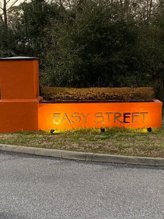 Easy Street Community in Troy, AL - Building Photo
