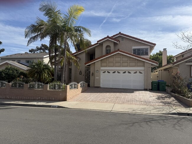 property at 5031 Via Cinta