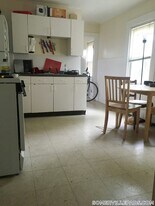 28R Cherry St, Unit 1 in Somerville, MA - Building Photo