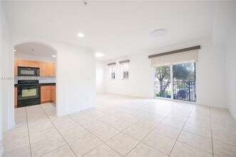 10885 NW 89th Terrace in Doral, FL - Building Photo - Building Photo