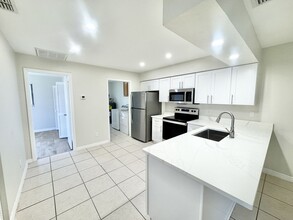 5031 27th Pl SW in Naples, FL - Building Photo - Building Photo