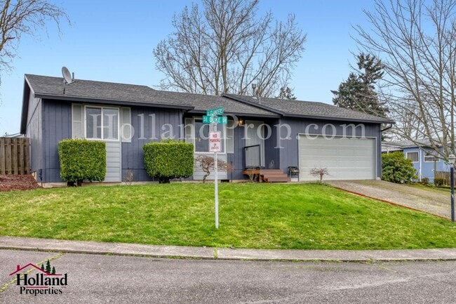 property at 1426 SE Duke Dr