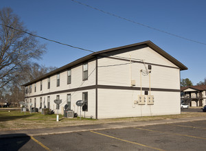 Benton Place Apartments in Benton, LA - Building Photo - Building Photo