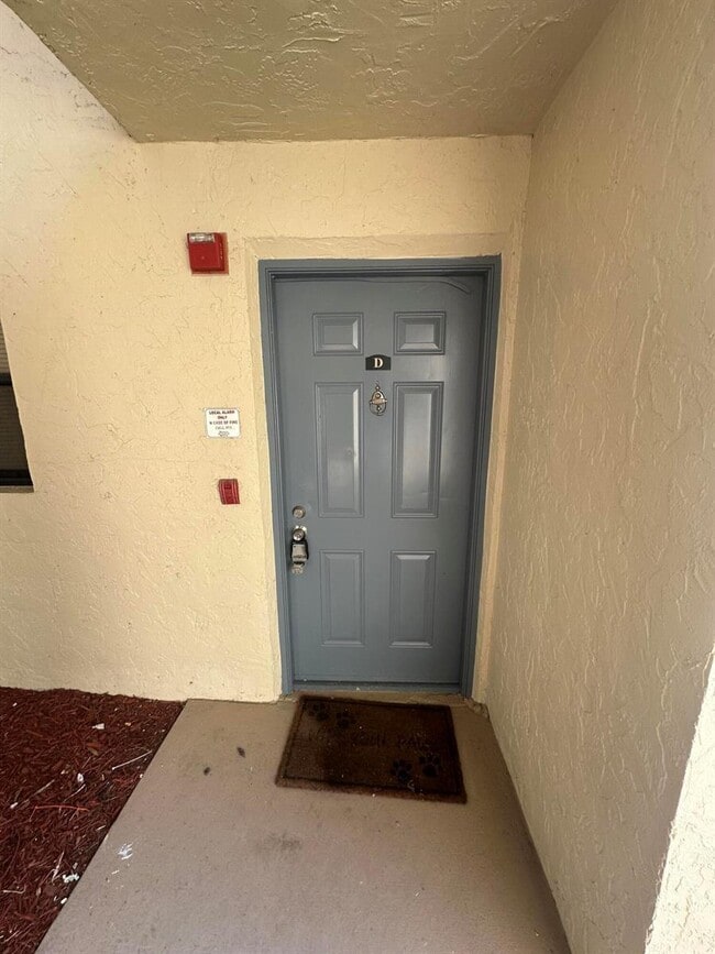 property at 1475 Lake Crystal Dr