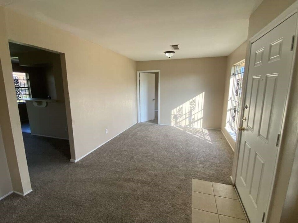 10818 Carlton Dr in Houston, TX - Building Photo